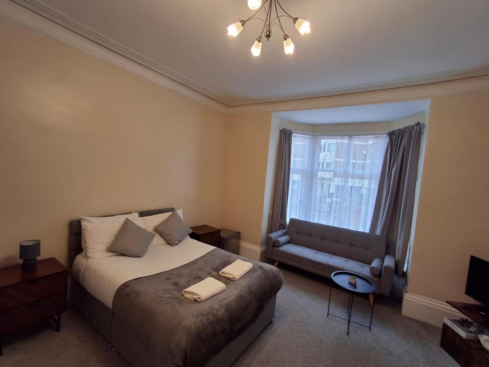 Inn By The Sea, Portsmouth - En Suite Rooms With Or Without Sea View, Onsite Ev 22Kw Портсмут Екстер'єр фото