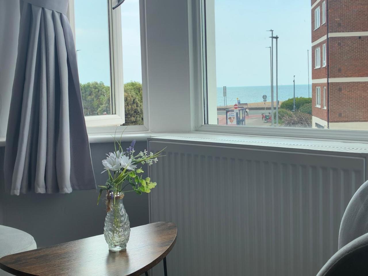 Inn By The Sea, Portsmouth - En Suite Rooms With Or Without Sea View, Onsite Ev 22Kw Портсмут Екстер'єр фото